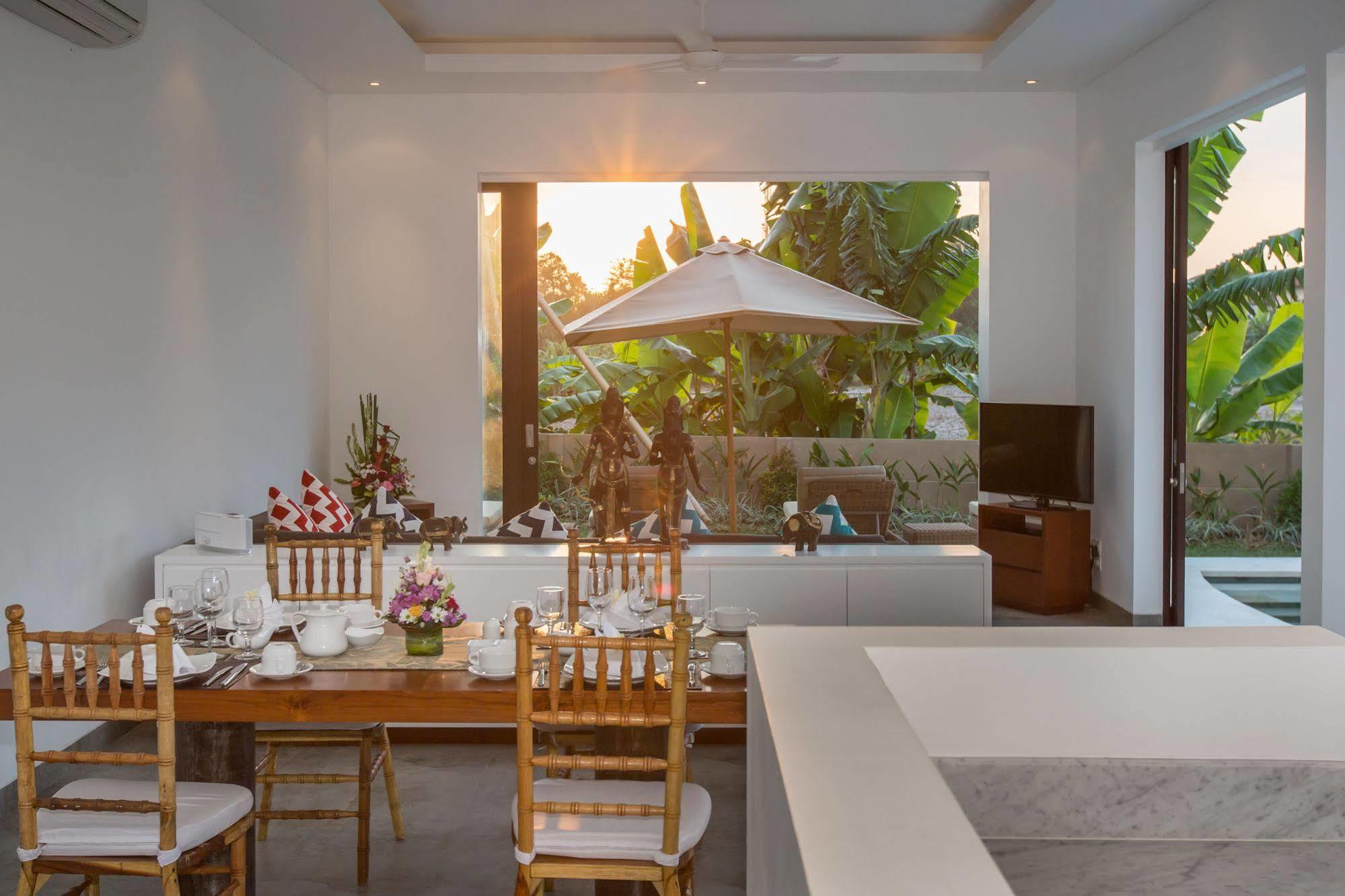 Gajah Villas Bali By Nagisa Bali Семиньяк Экстерьер фото